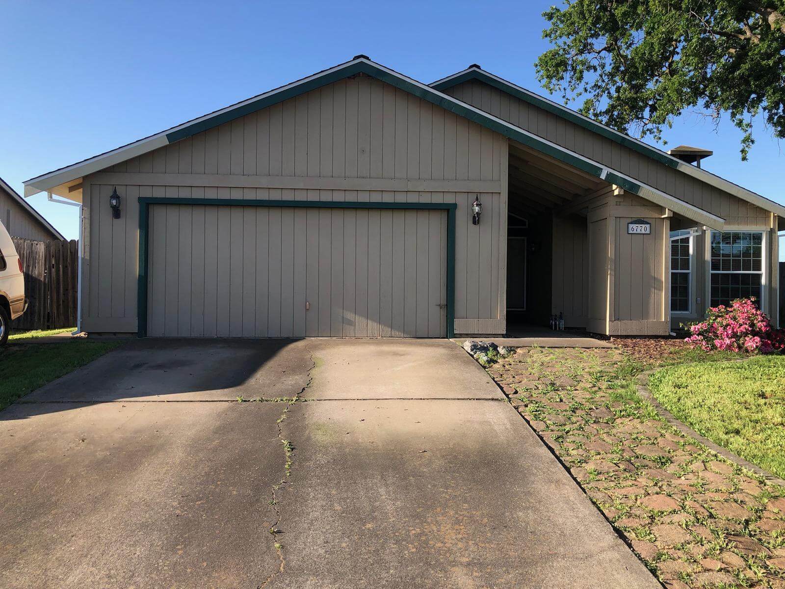 Enos Garage Door – Before